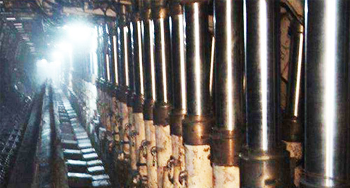 Suggested supporting scheme for mine steel structure coating