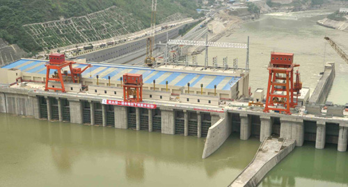 Suggested supporting scheme for steel structure of hydropower station